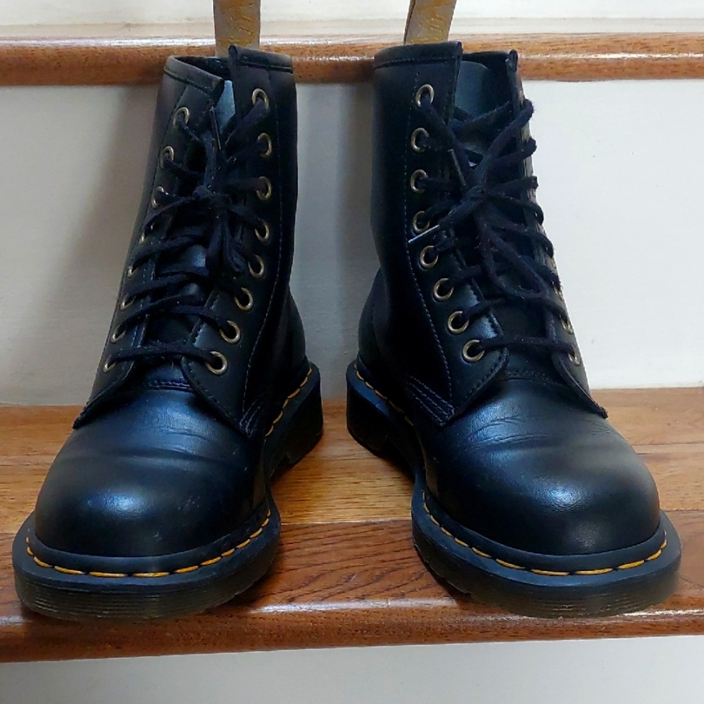 DR.MARTENS Black Genuine Leather Lace-Up Boots
